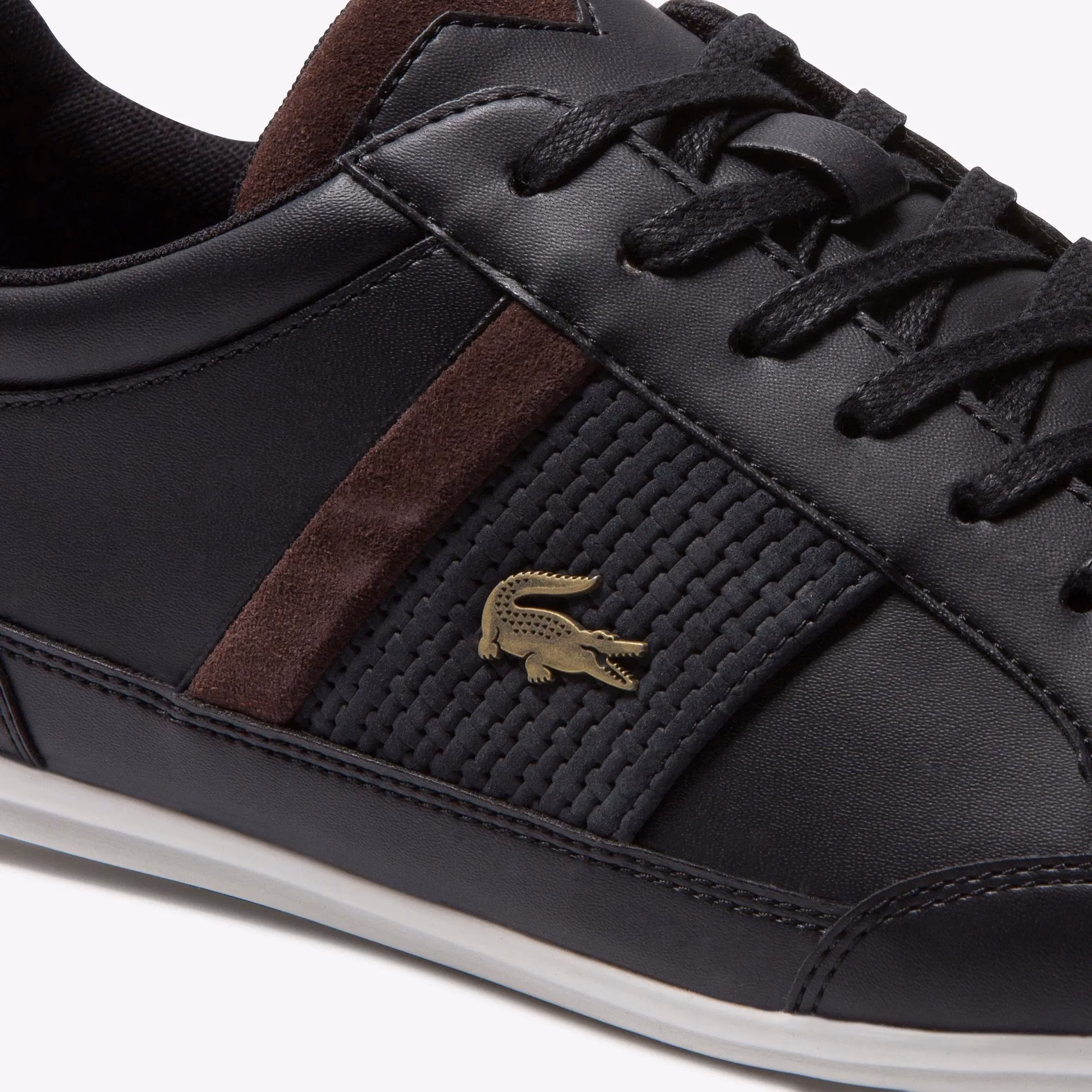 Jakie buty męskie Lacoste są w wyprzedaży?