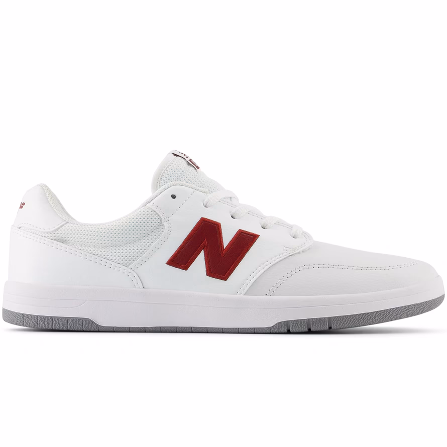 Do czego pasują białe sneakersy?