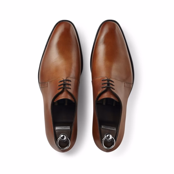 Jak nosić eleganckie buty męskie?