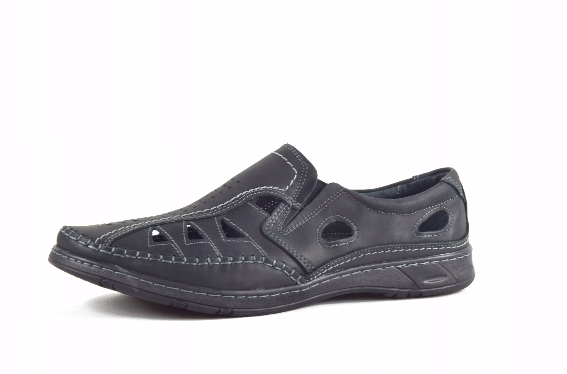 Jakie buty do lnianych spodni męskie?