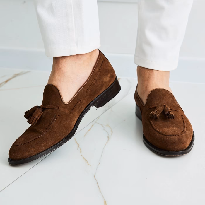 Jak czyścić buty zamszowe?