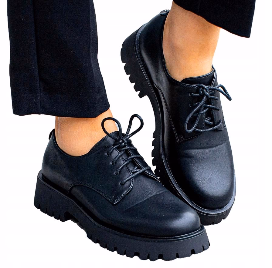 Do czego pasują mokasyny damskie?