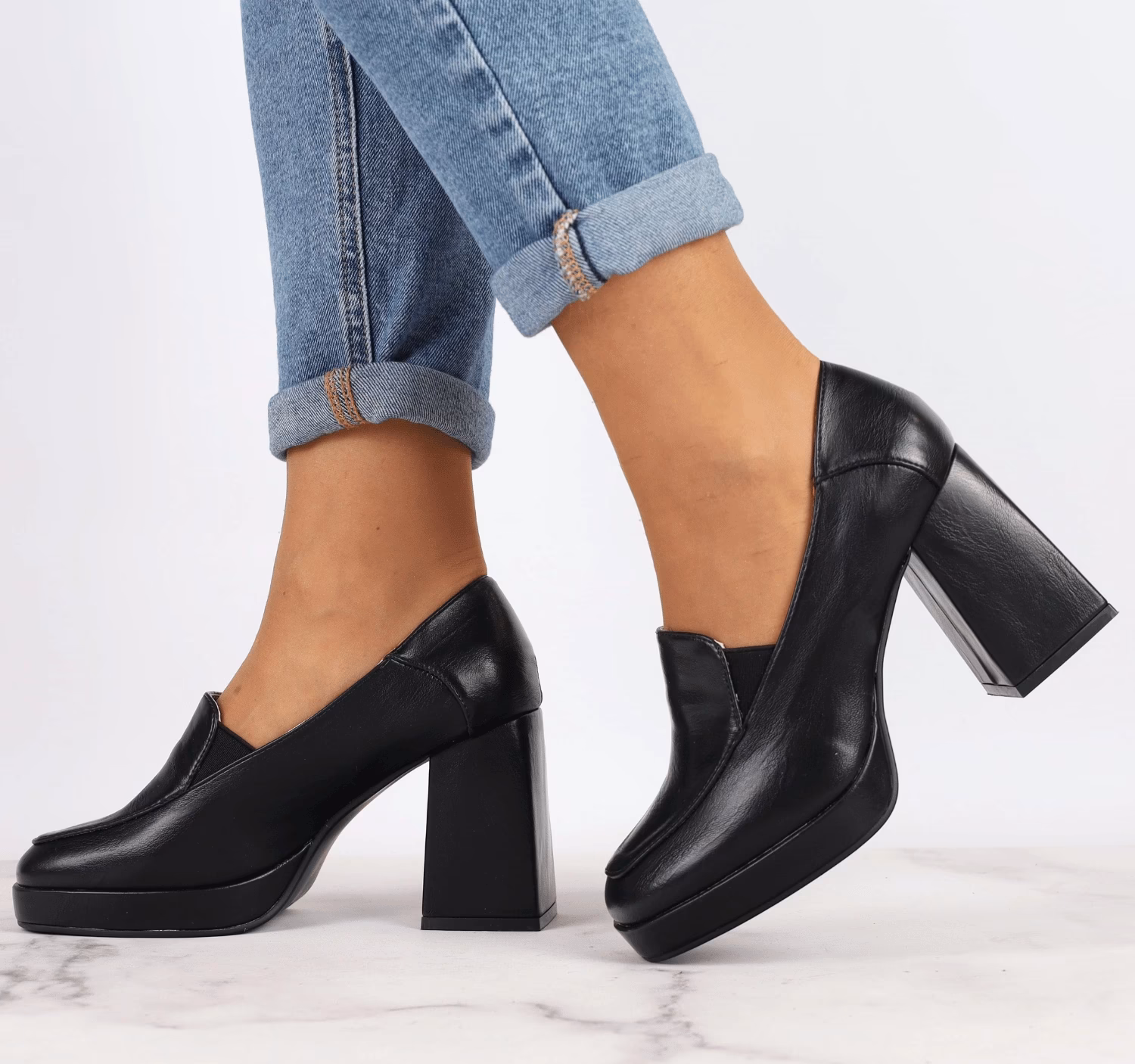 Czy mokasyny są modne?