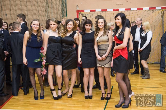 Jakie buty do sukienki na bal gimnazjalny?