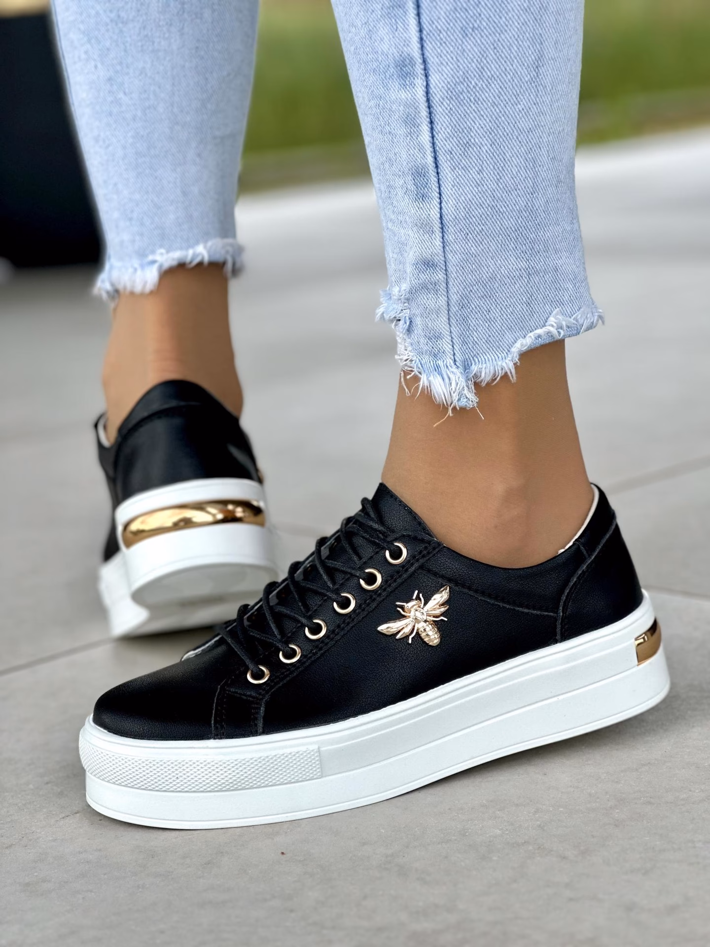 Jak zabezpieczyć białe podeszwy przed zabrudzeniem?