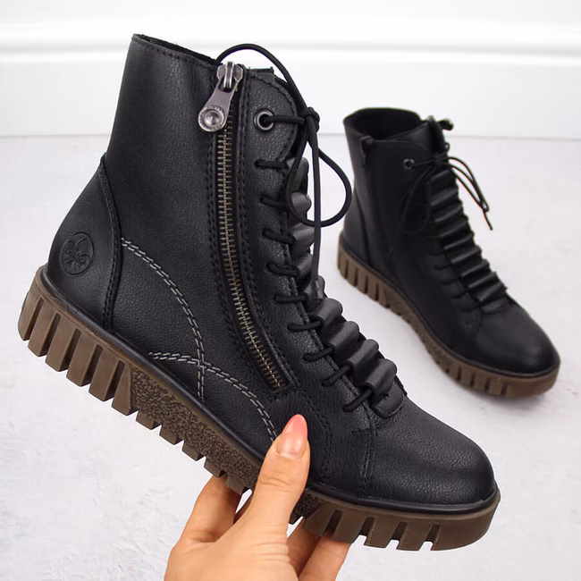 Jakie buty do płaszcza jesiennego?