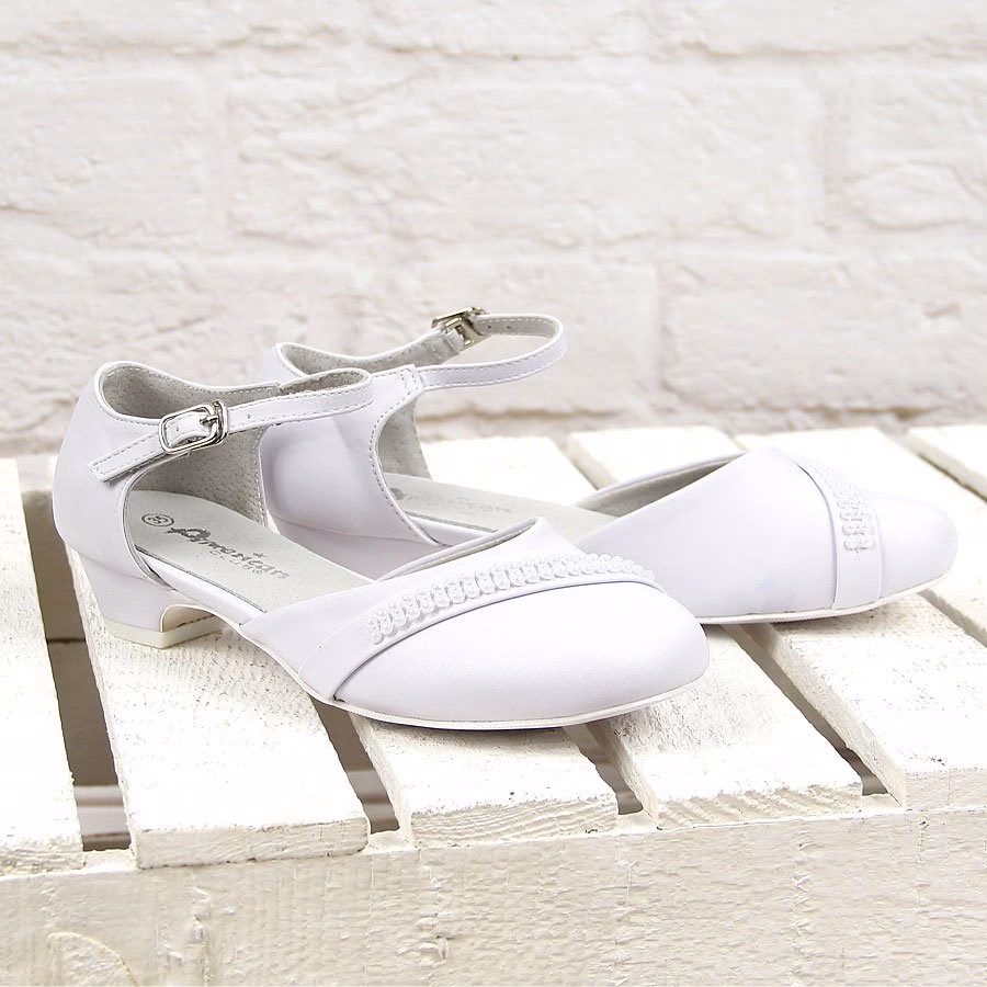 Jakie buty na komunię 2024?