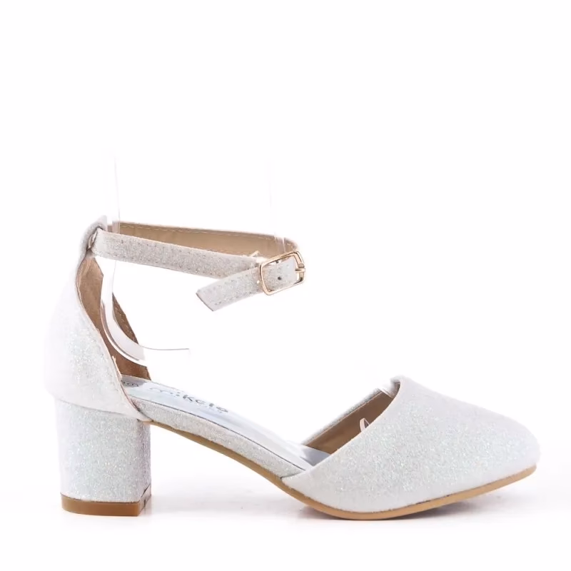 Jakie rajstopy do Komunii?