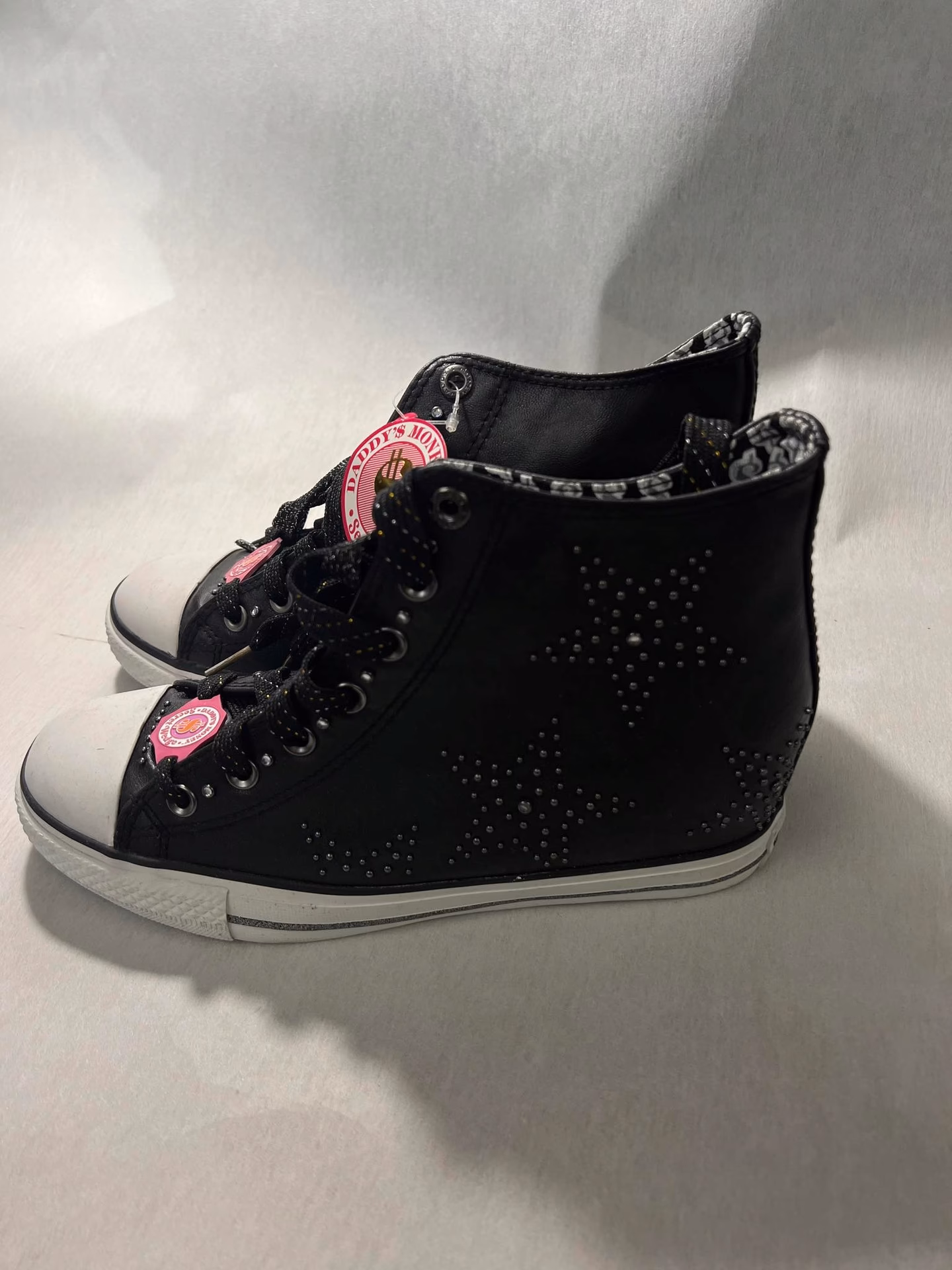 Jakie buty dla dziecka na koturnie wybrać?