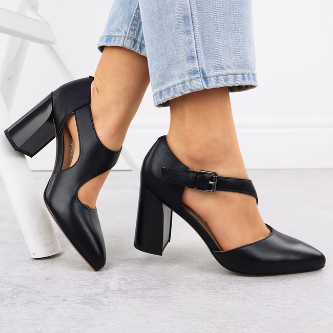 Jak optycznie wyszczuplić nogi butami?