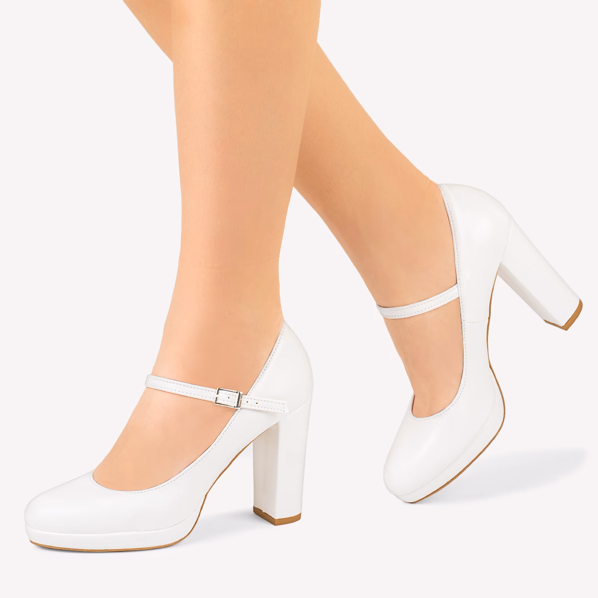 Jak dobrać buty do sukienki?