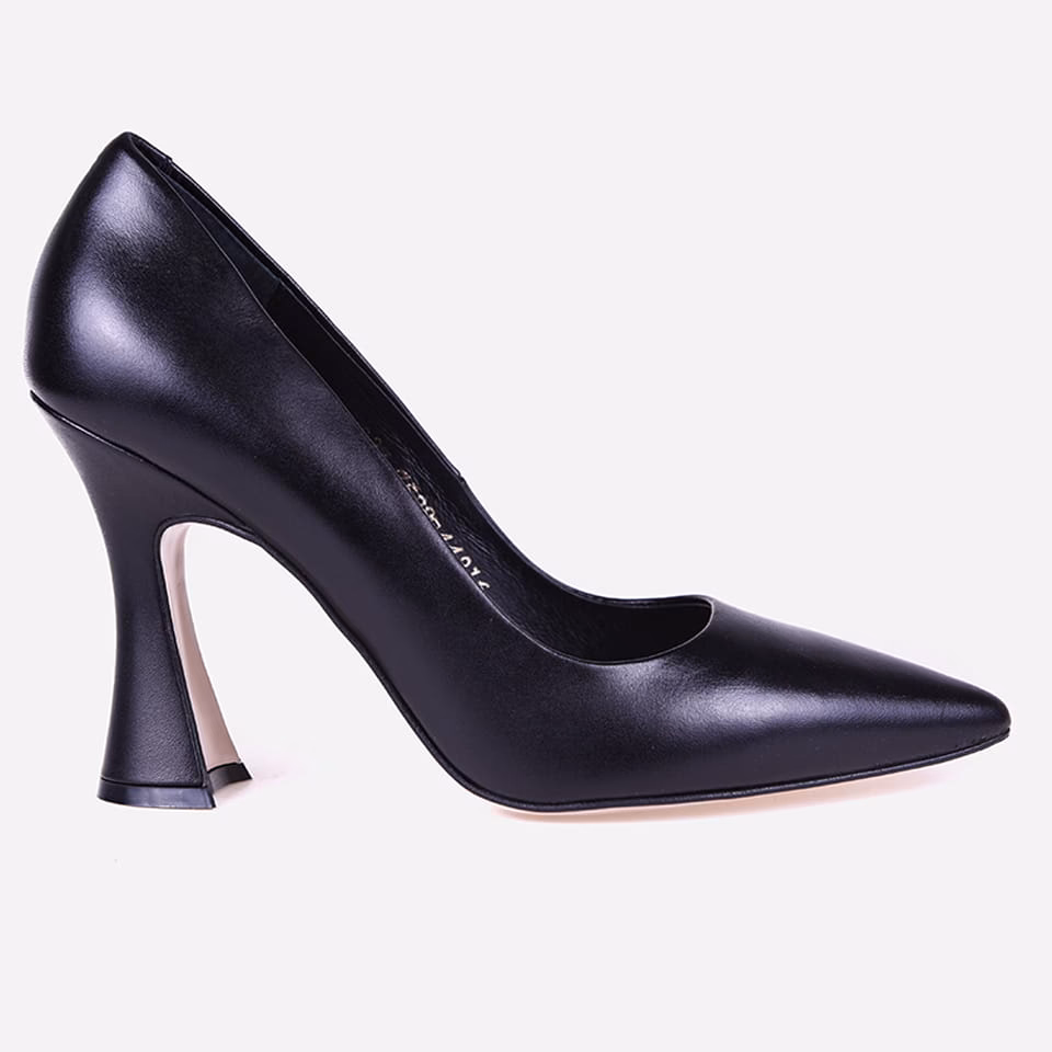 Jak dobrać wysokość obcasa do figury?