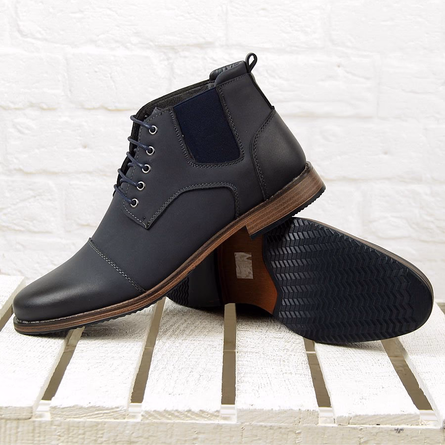 Dlaczego mężczyźni nosili obcasy?