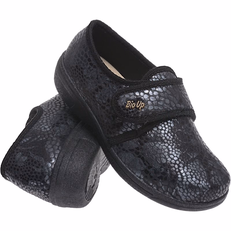 Jakie buty na szeroką stopę z wysokim podbiciem?