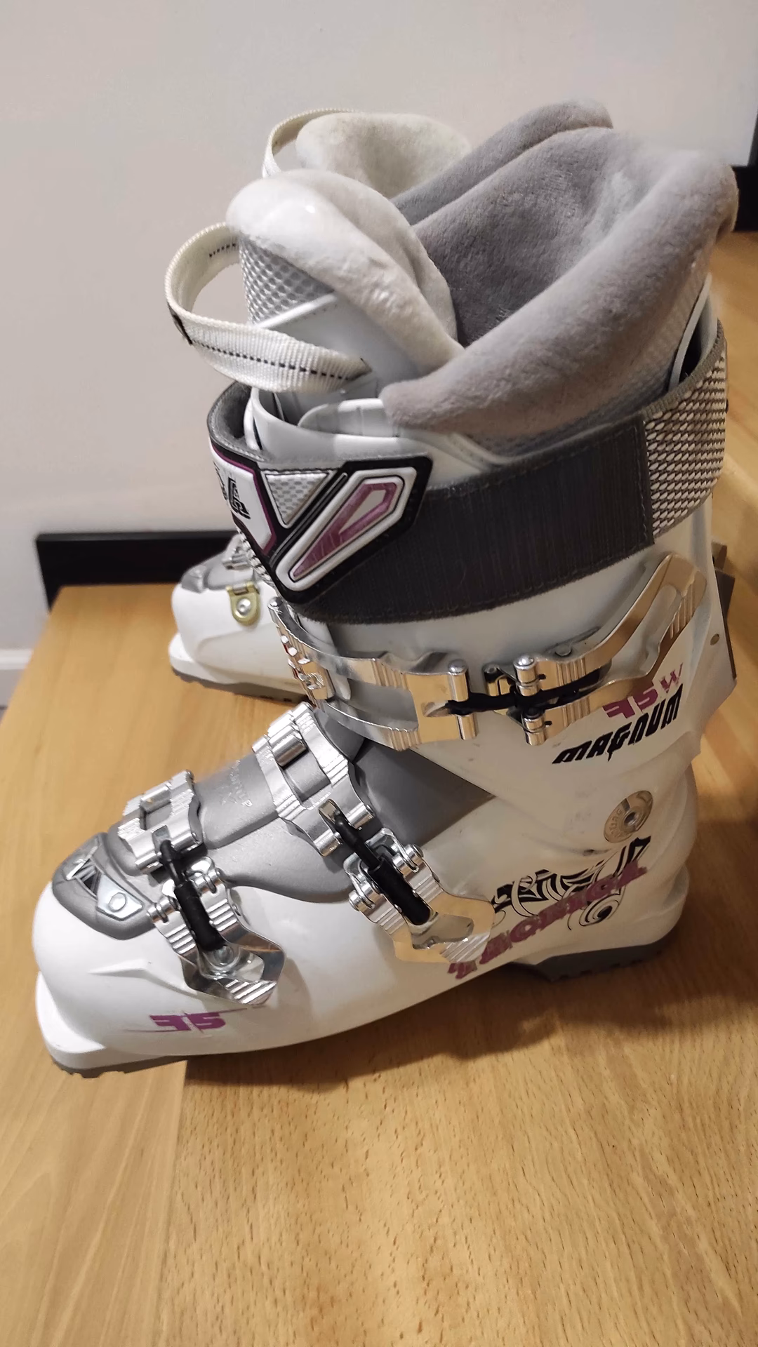 Buty narciarskie 39 - OLX.pl - ile kosztują najtańsze?