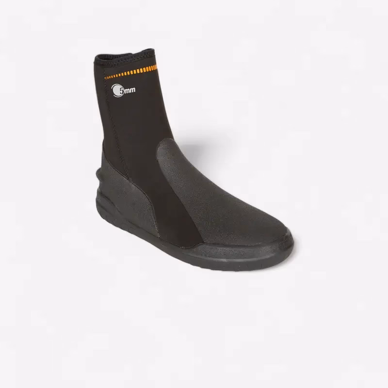 Jak dobrać buty do morsowania?