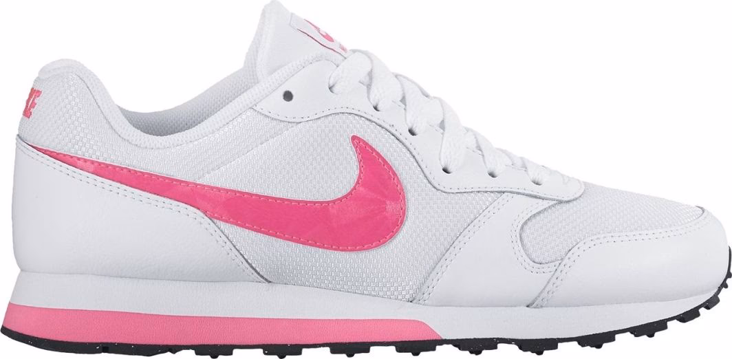 Jakie są modne buty sportowe?