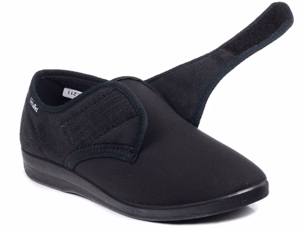 Jakie buty na opuchnięte stopy?