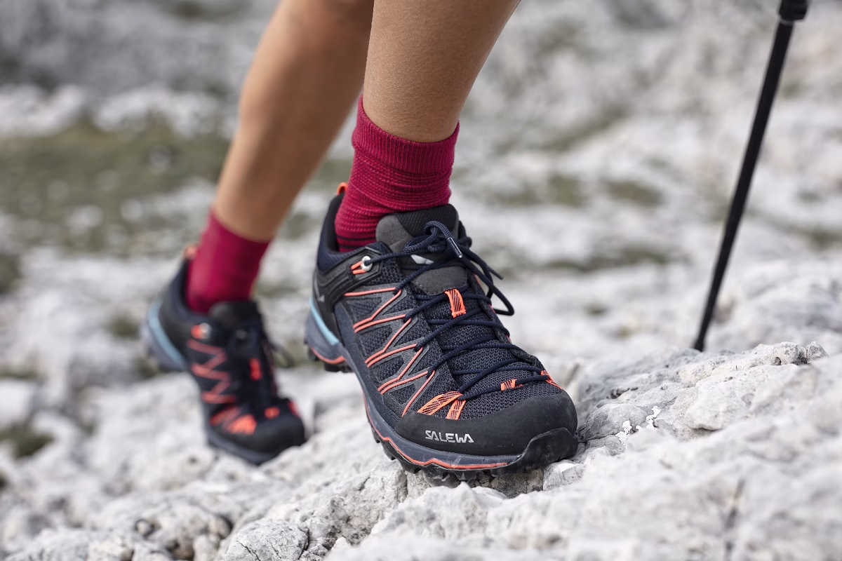 Czym się różnią buty trekkingowe od podejściowych?