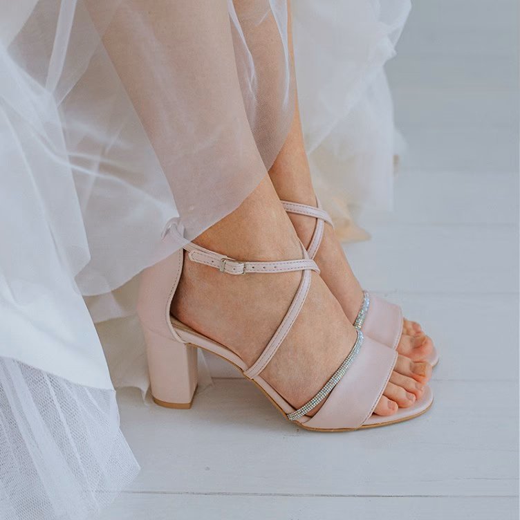 Do czego pasują pudrowe buty?