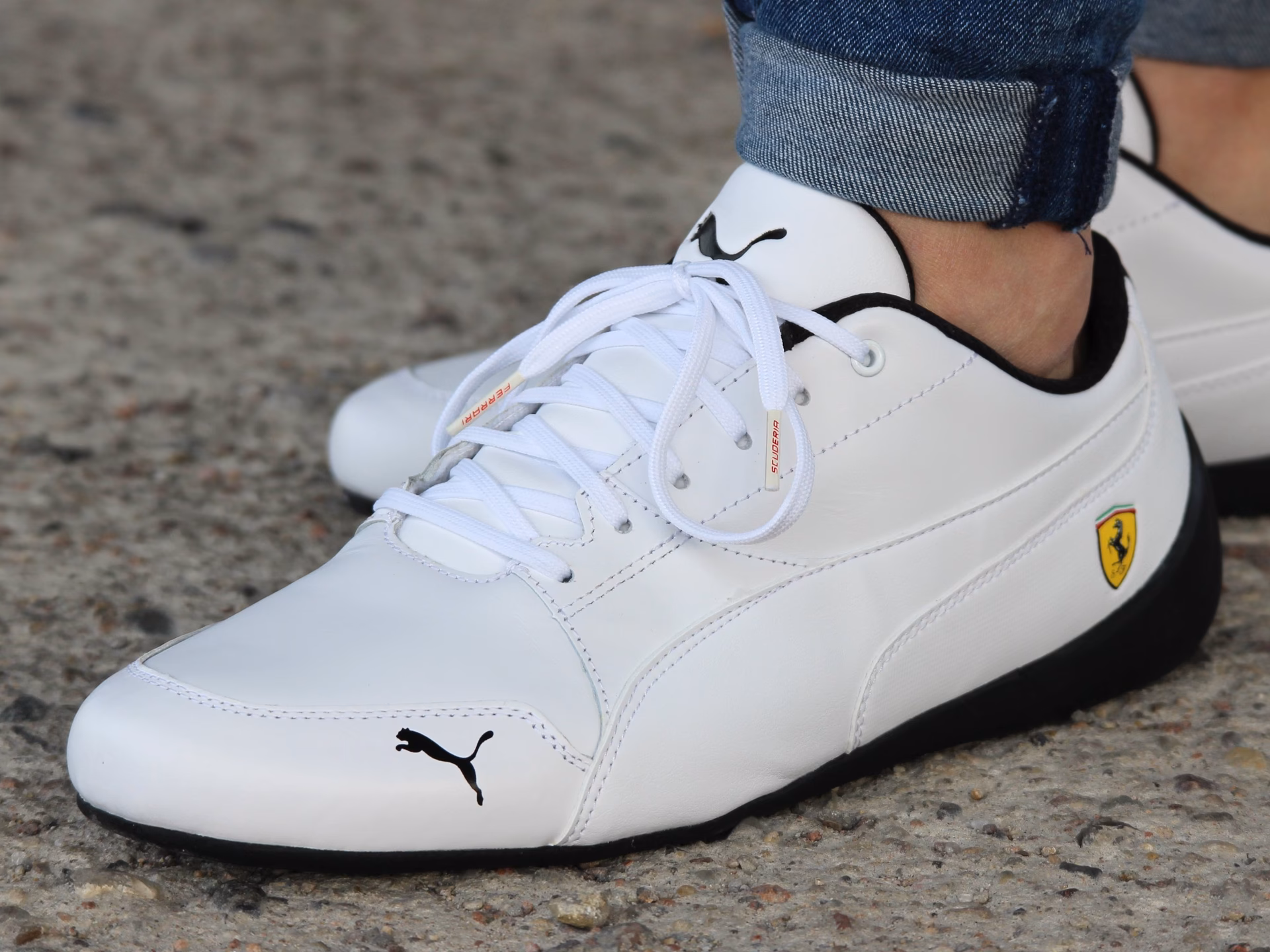 Jakie firmy wspiera Ferrari?