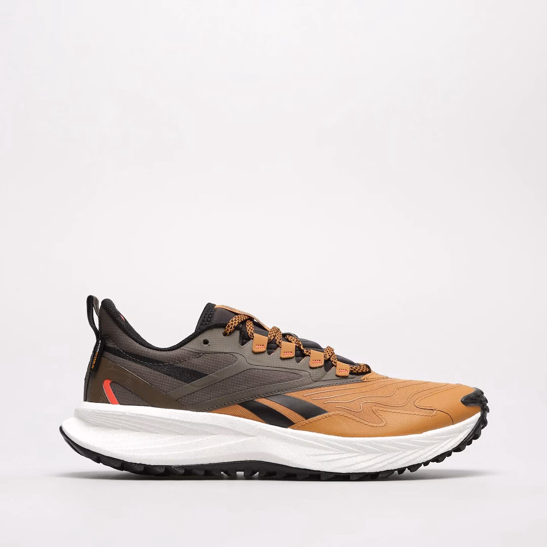 Jakie buty są teraz modne?