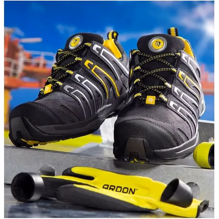 Czy buty robocze muszą mieć podnosek?