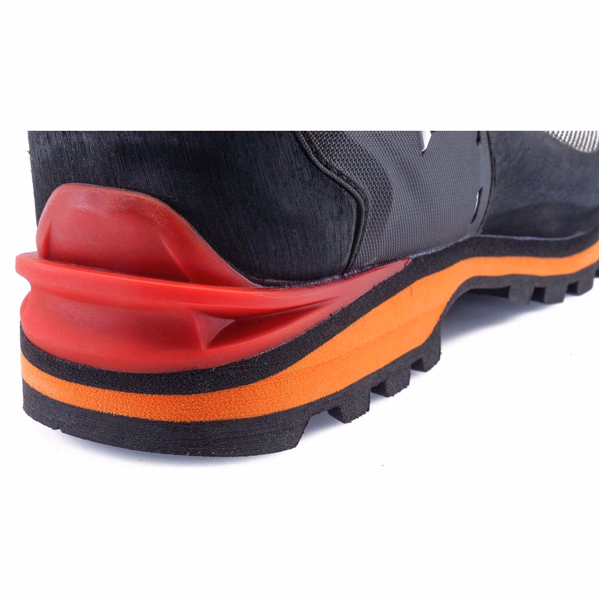 Czy buty Salewa Crow GTX są odpowiednie na zimowe warunki?