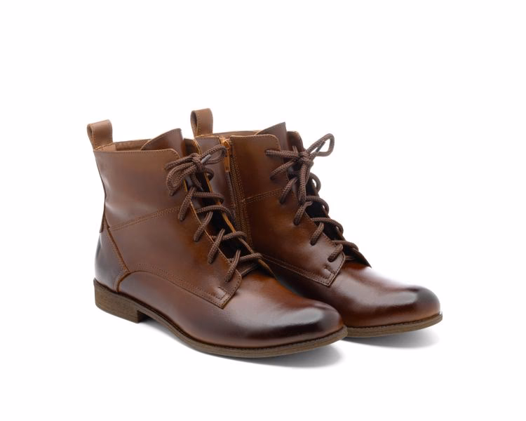 Jakie buty do płaszcza damskiego?