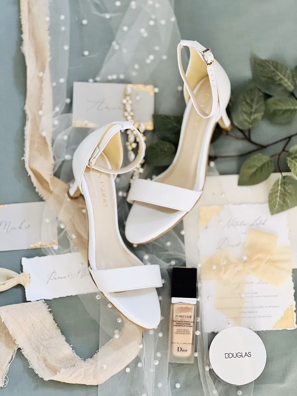 Jakie buty do długiej sukienki na wesele?