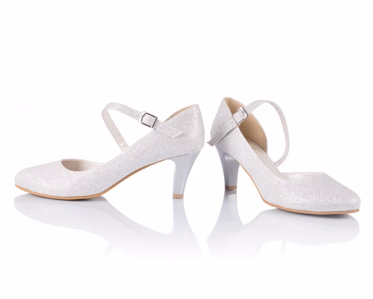 Jakie buty do ślubu dla wysokiej panny młodej?