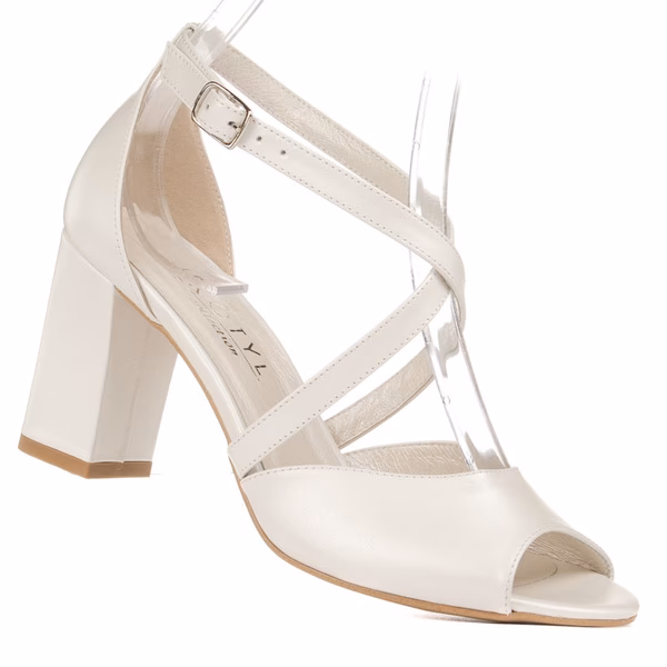 Ile kosztują buty ślubne?