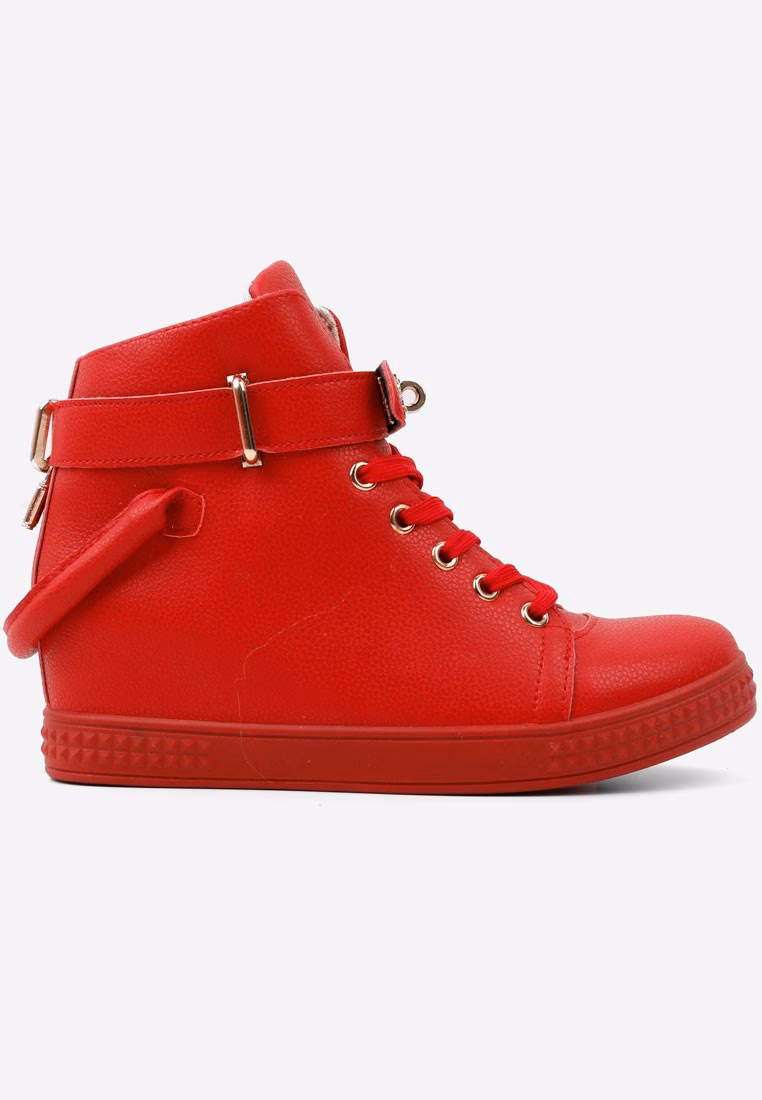 Jak dbać o buty sneakersy?