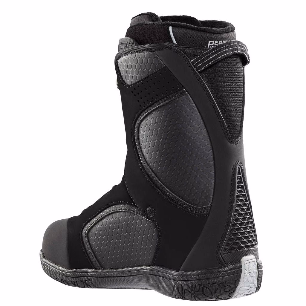 Na co zwrócić uwagę kupując buty snowboardowe?