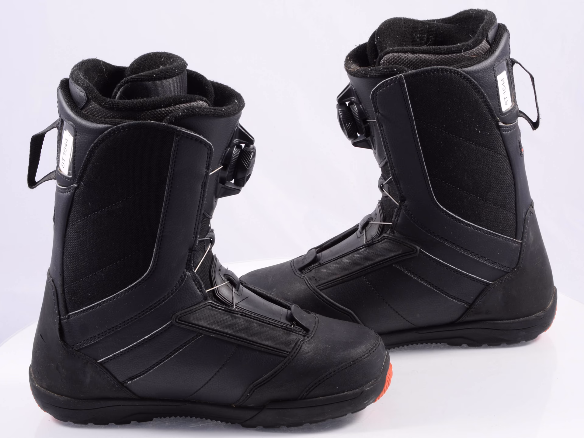 Jak zmierzyć rozmiar buta snowboardowego?