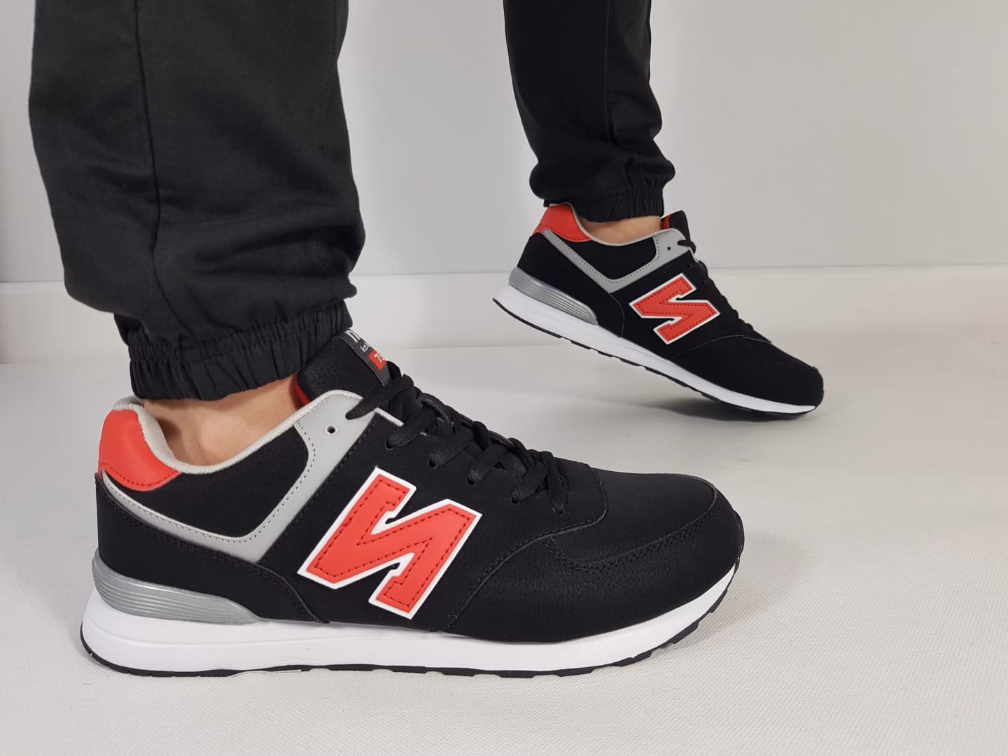 Jaki rozmiar butów sportowych odpowiada 41?