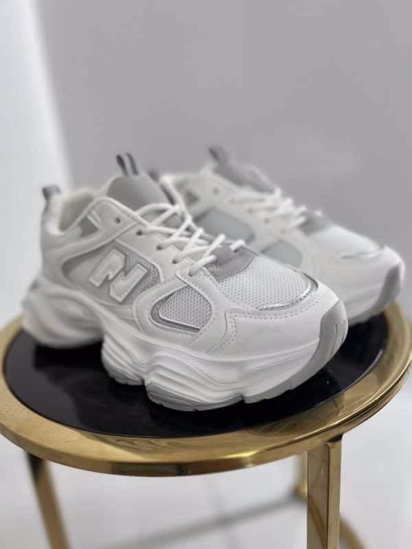 Jakie buty do chodzenia po mieście dla kobiety?