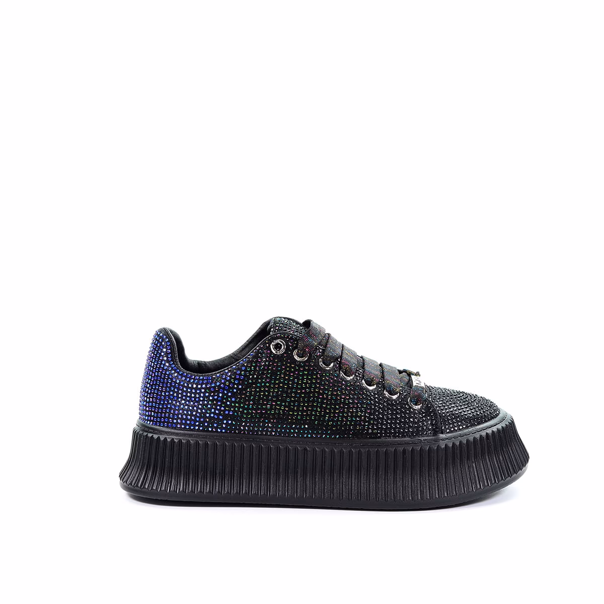 Do czego nosić buty sportowe z cekinami?