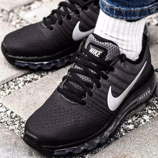 Jak dobrać rozmiar butów Nike?