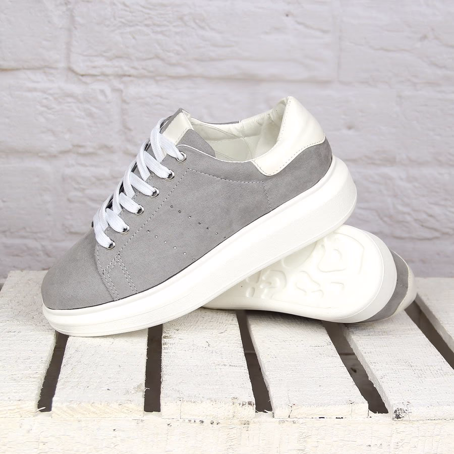 Jakie buty na lato są modne?