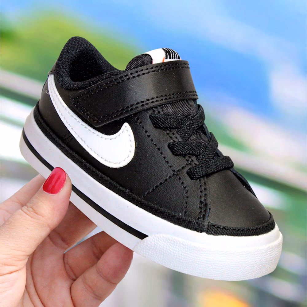 Czy buty sportowe dla dzieci powinny być sznurowane czy zapinane na rzepy?