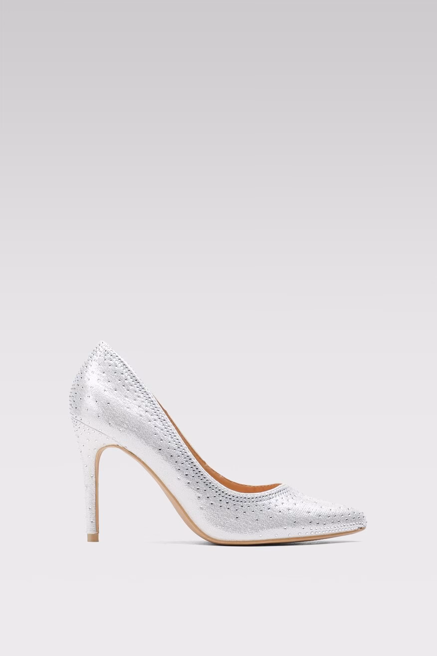 Czy srebrne buty pasują do wszystkiego?