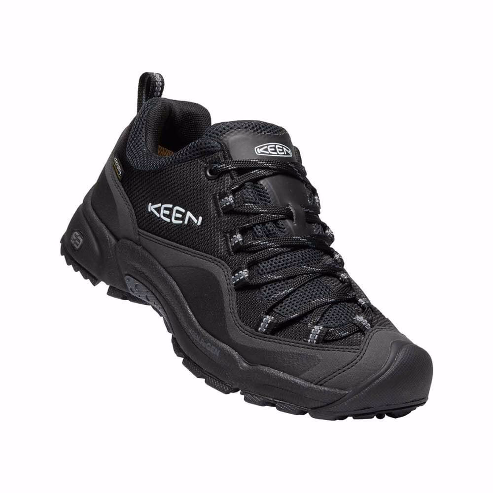 Czym się różnią buty trekkingowe od górskich?