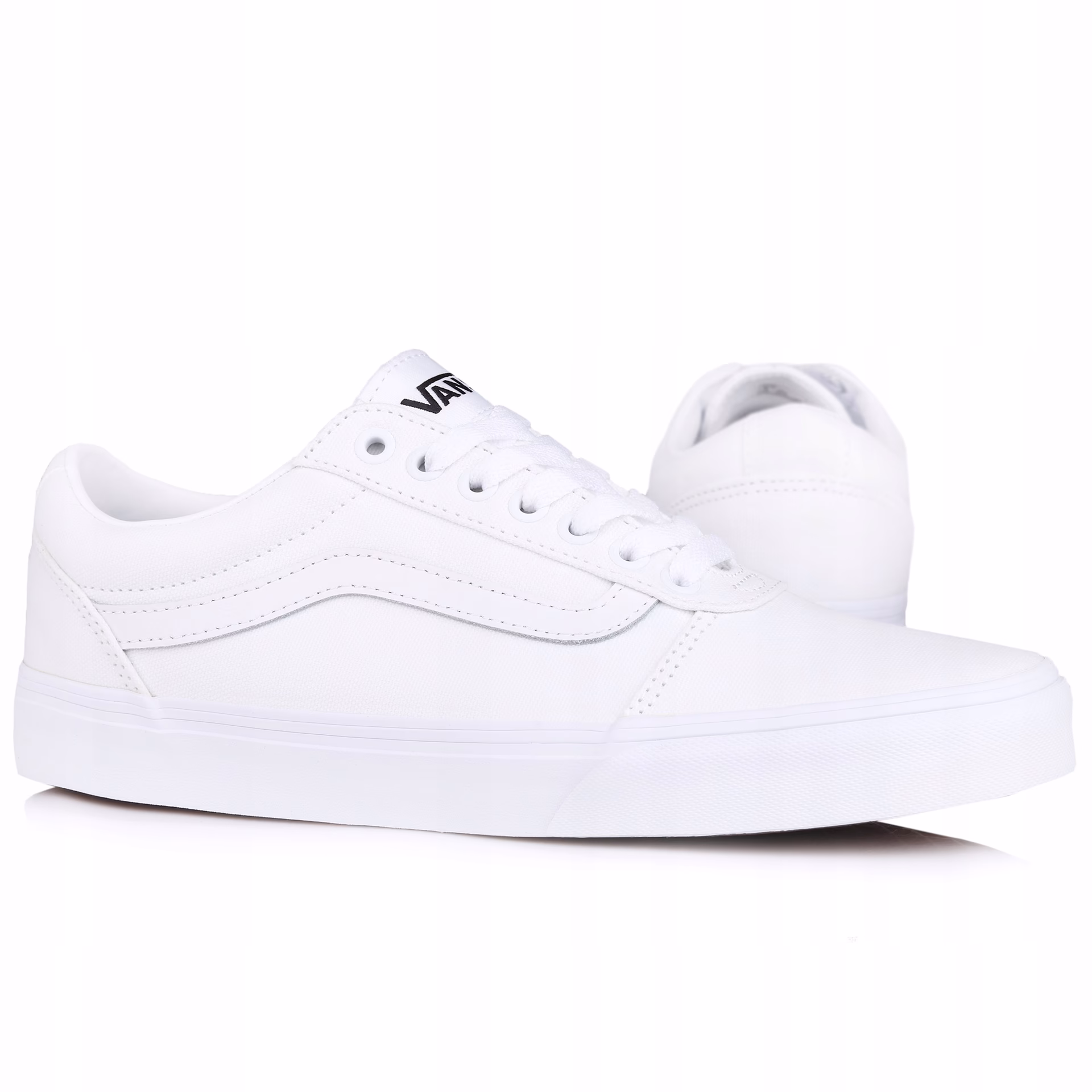 Z czym nosić białe Vansy?