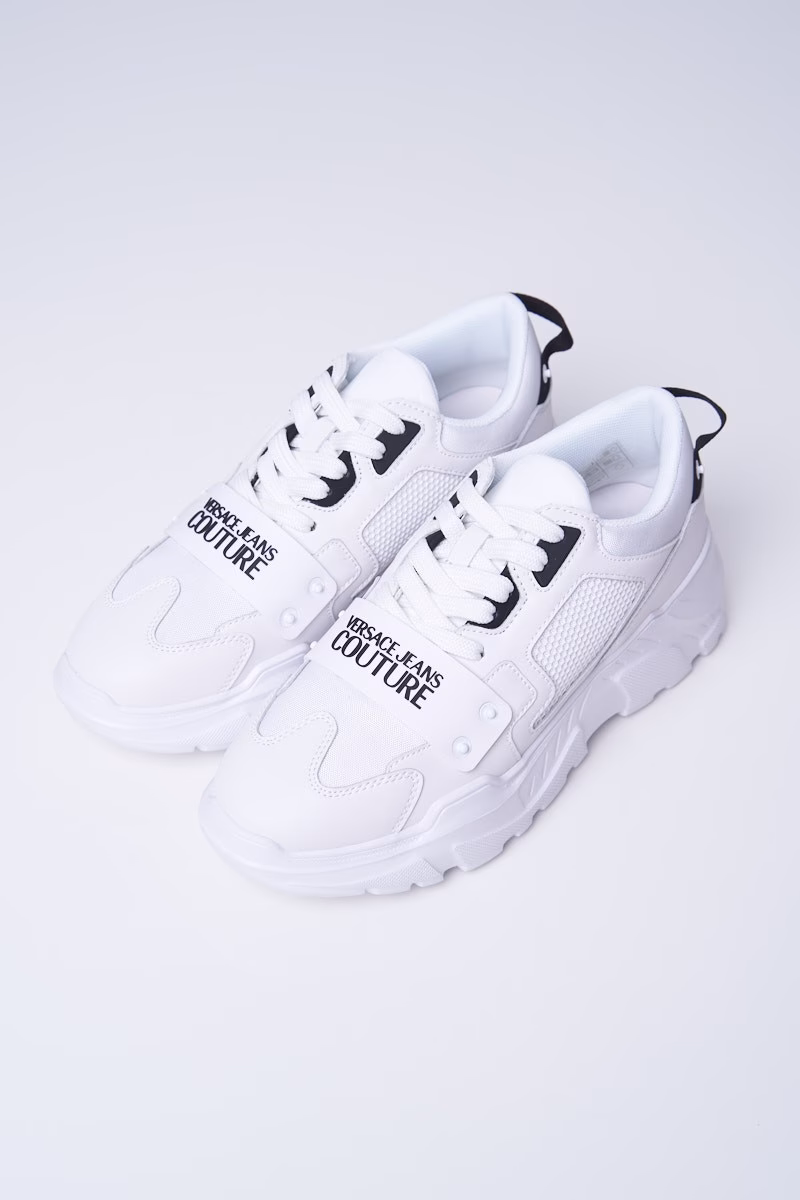 Ile kosztują buty Versace?