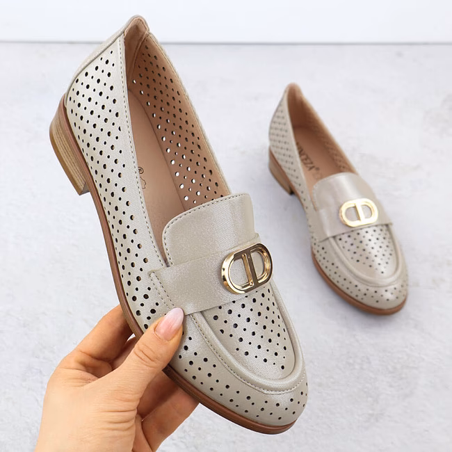 Z czym nosić złote buty?