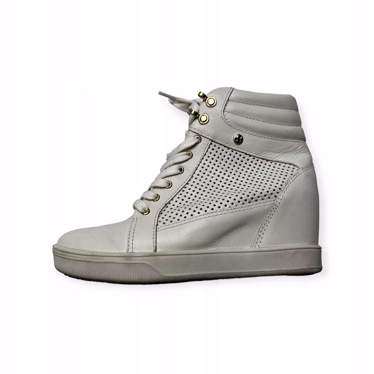 Jakie buty są teraz modne?