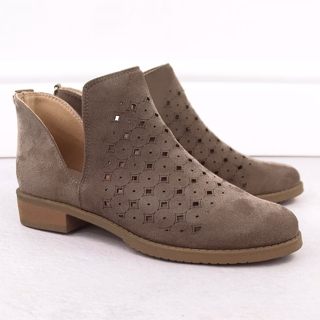 Jakie buty na wiosnę do sukienki?