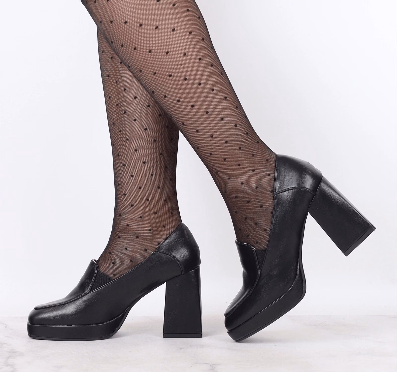 Jakie buty na wiosnę do sukienki?