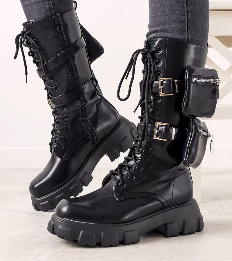 Do czego pasują czarne kozaki?